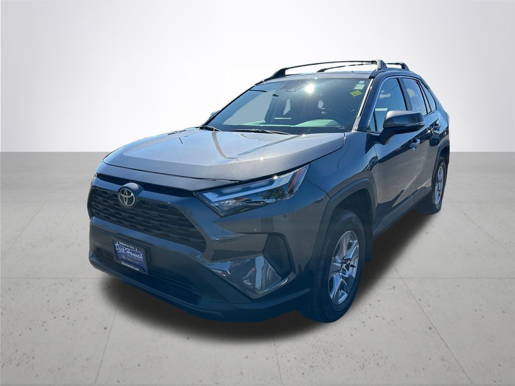 2025 Toyota RAV4 XLE photo 2