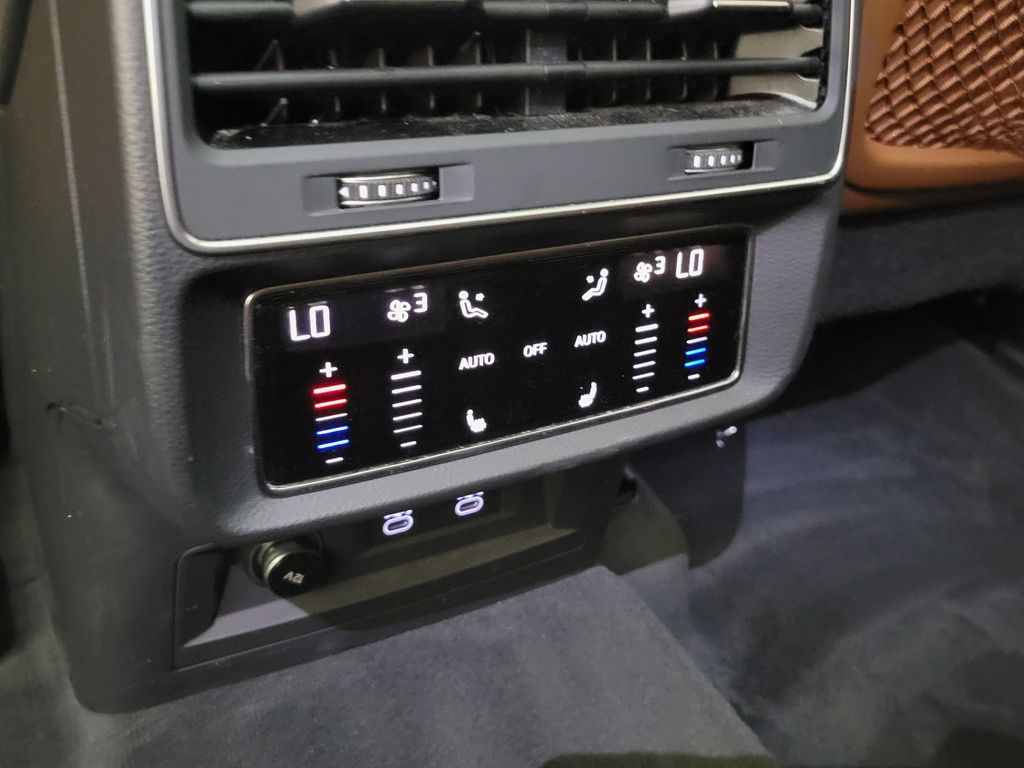 Thumbnail: 2021 Audi Q7 - 22