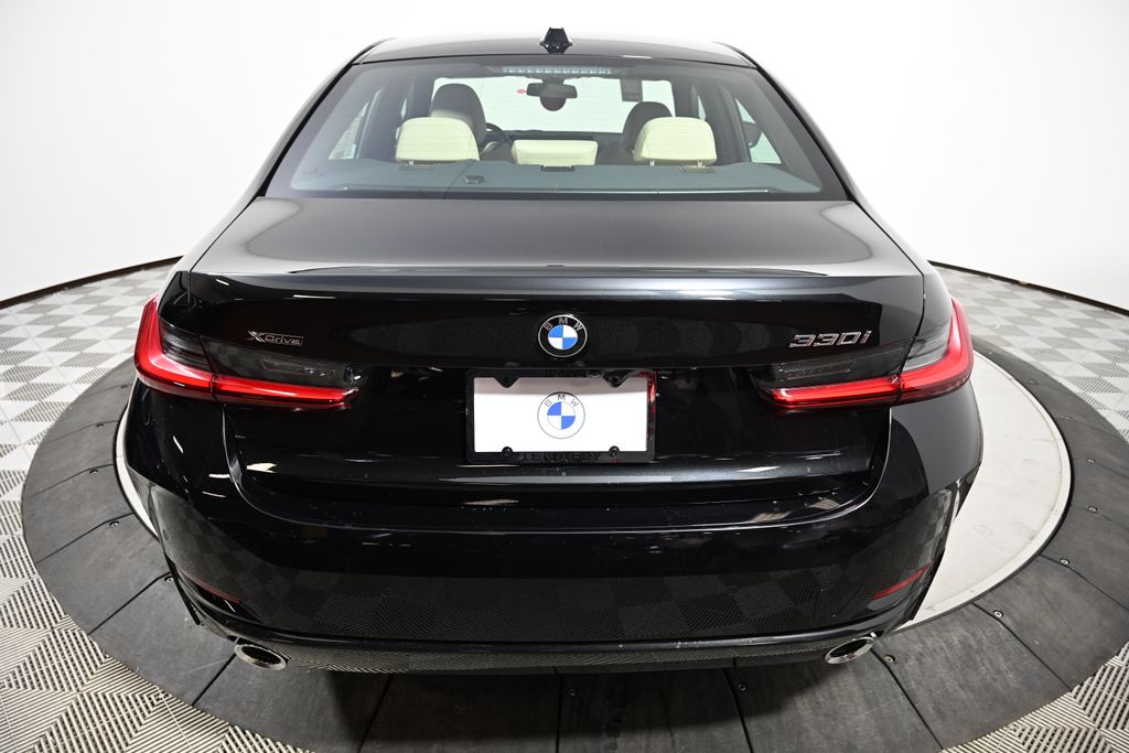 Thumbnail: 2026 BMW 3 Series - 4