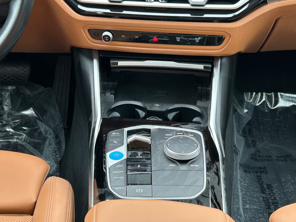 Thumbnail: 2023 BMW i4 - 27