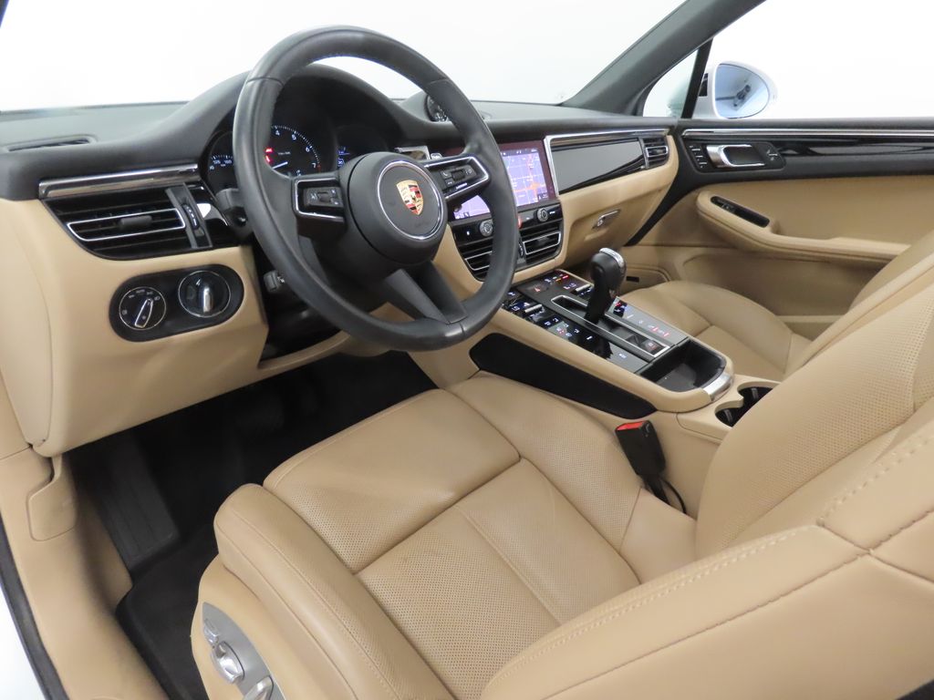 Thumbnail: 2025 Porsche Macan - 4
