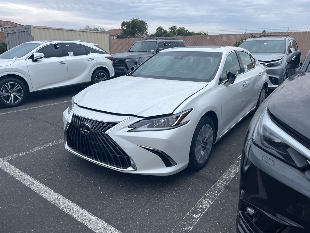 2025 Lexus ES 350's photo