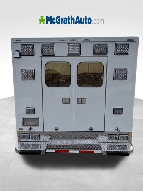 New 2026 White Ford Base image 5