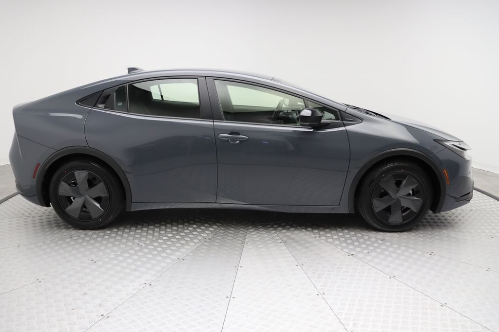 2024 Toyota Prius LE 7