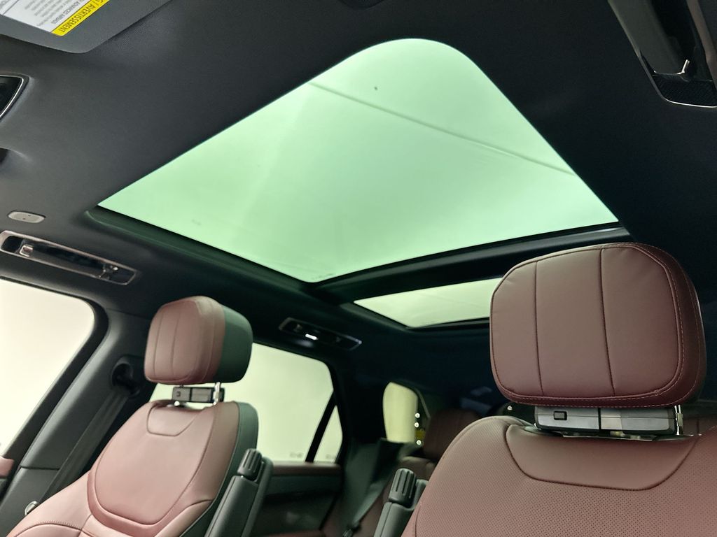 Thumbnail: 2024 Land Rover Range Rover Sport - 8