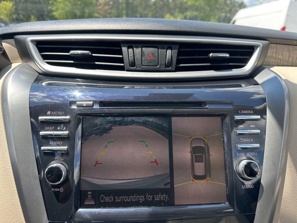 2023 Pearl White Tricoat Nissan Murano SL FWD SUV