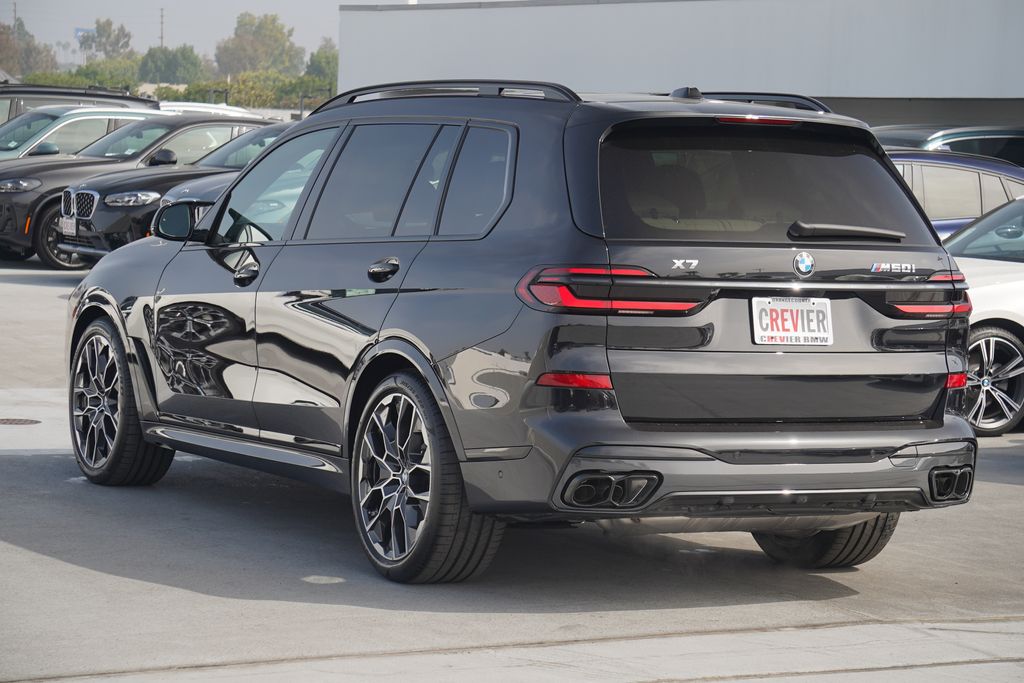 2025 BMW X7 M60i 7