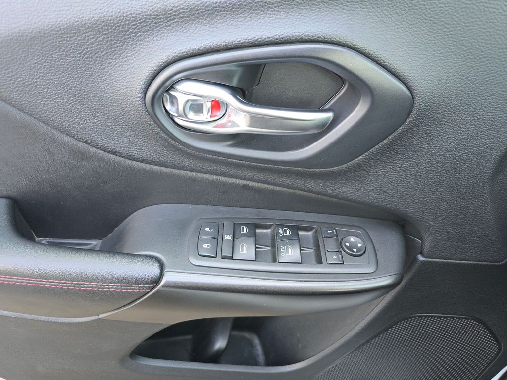 2019 Jeep Cherokee Trailhawk photo 20