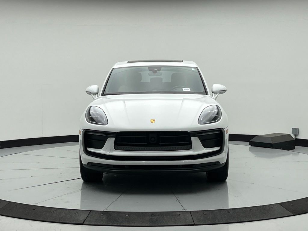 Thumbnail: 2024 Porsche Macan - 6