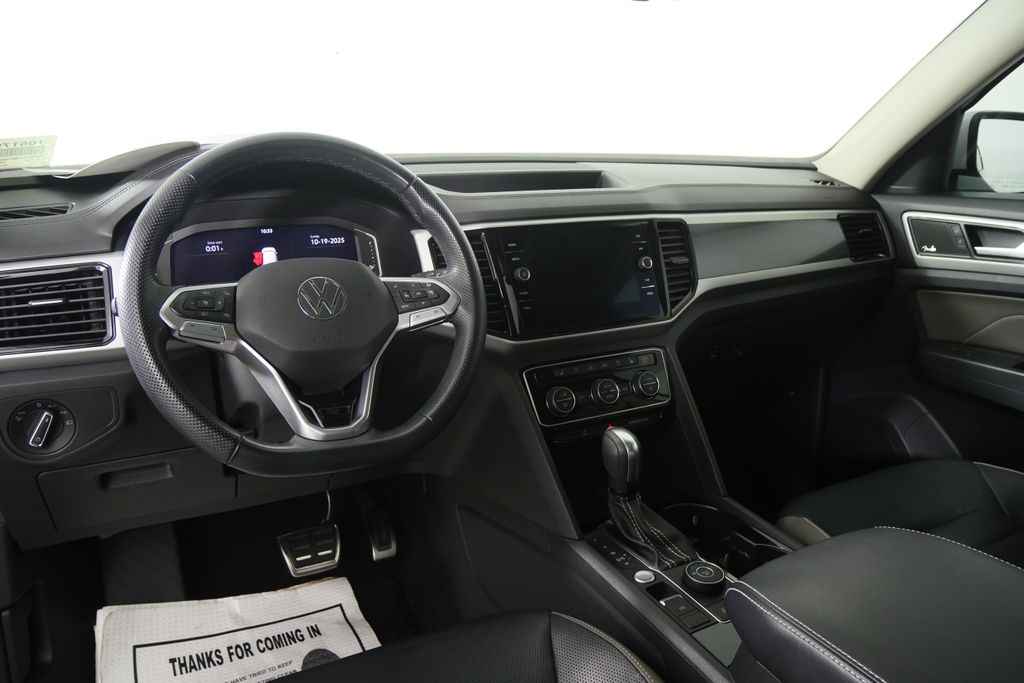 Thumbnail: 2021 Volkswagen Atlas - 23