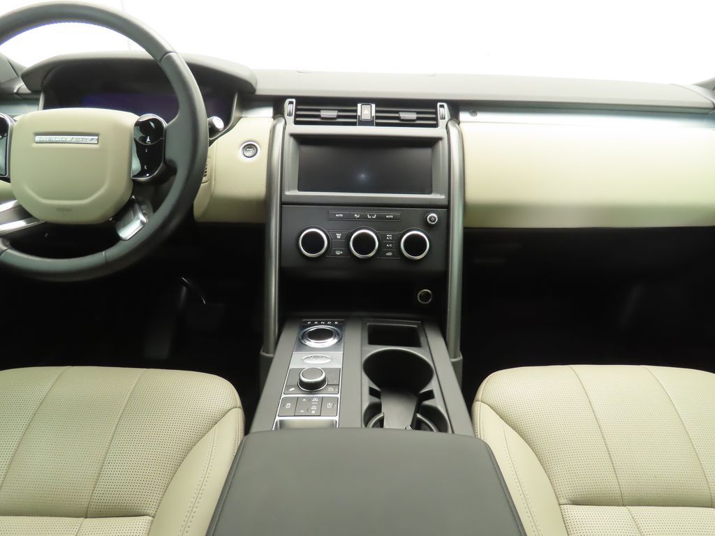 2020 Land Rover Discovery Landmark Edition 13