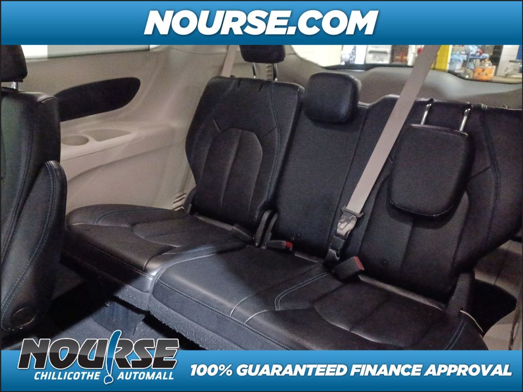 2021 Chrysler Pacifica Touring L photo