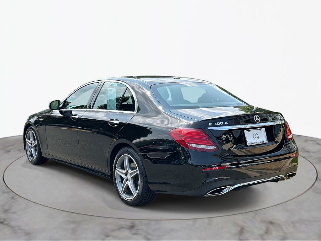 Thumbnail: 2017 Mercedes-Benz E-Class - 6