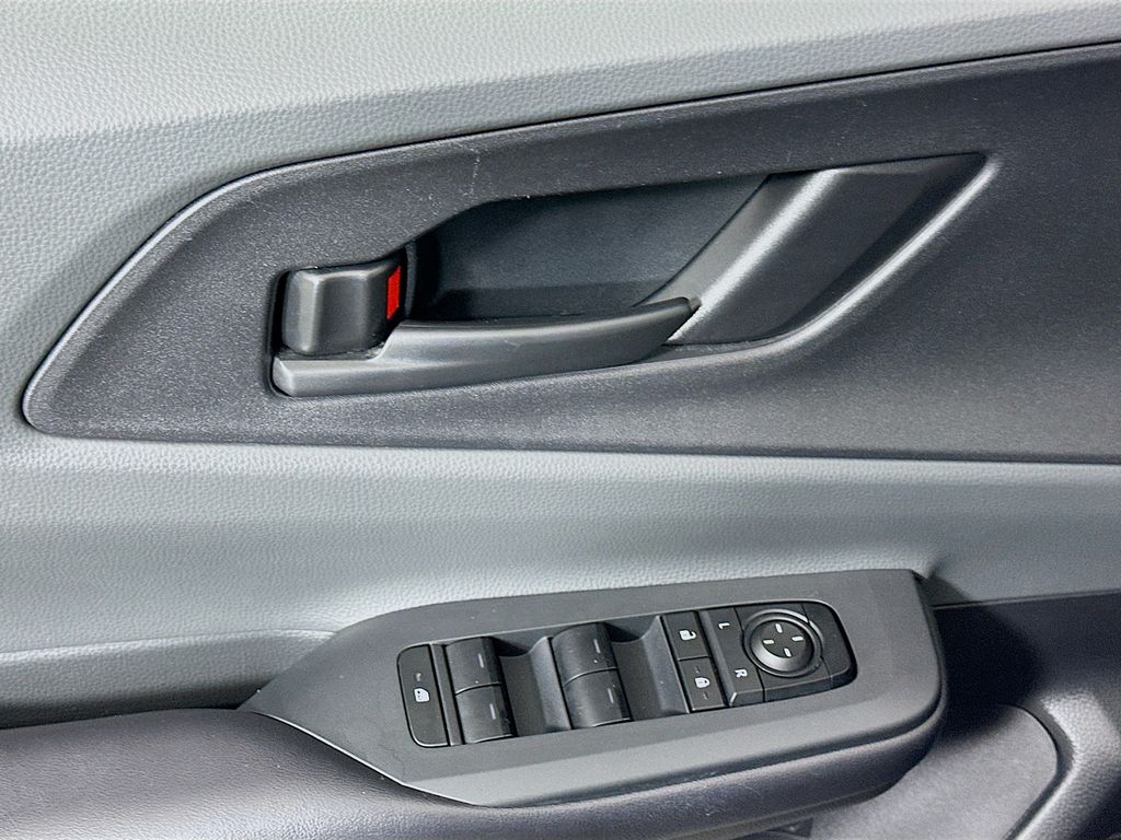 Thumbnail: 2024 Toyota Prius - 18