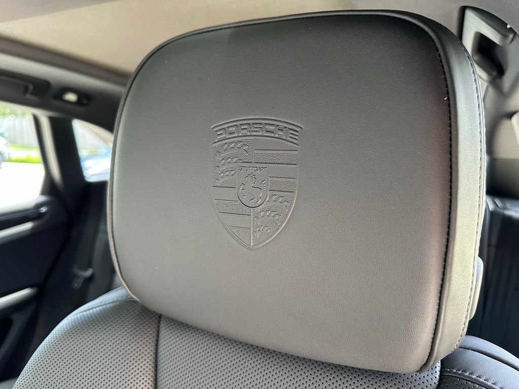 Thumbnail: 2025 Porsche Macan - 18