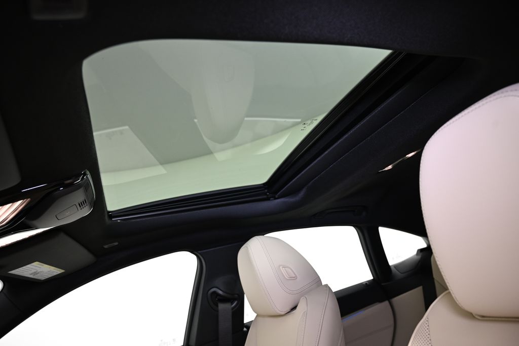 Thumbnail: 2025 BMW i4 - 20