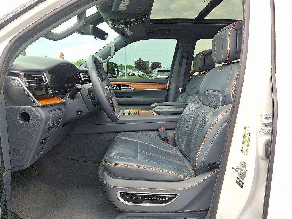 Thumbnail: 2022 Jeep Grand Wagoneer - 15