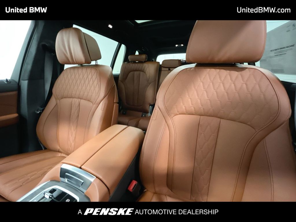 Thumbnail: 2026 BMW X7 - 13