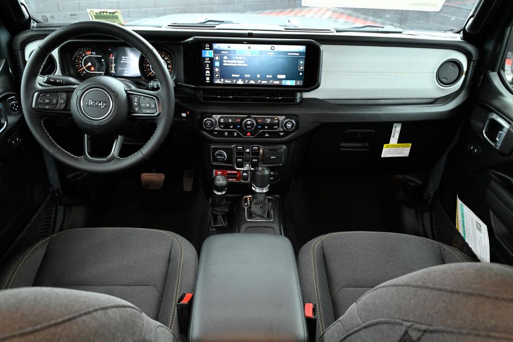 2025 Jeep Wrangler 4-Door Willys - Photo 18