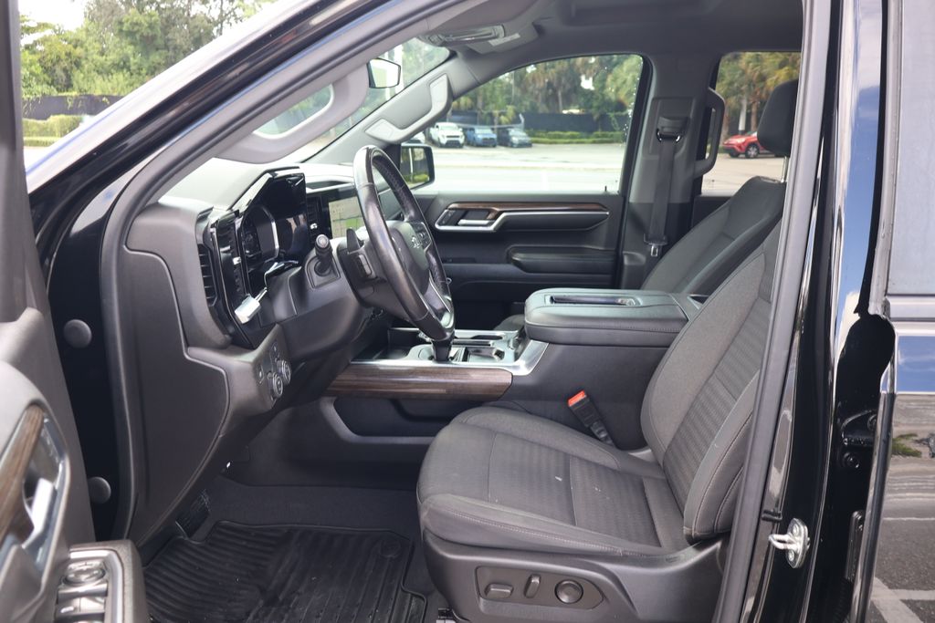 Thumbnail: 2022 Chevrolet Silverado 1500 - 14