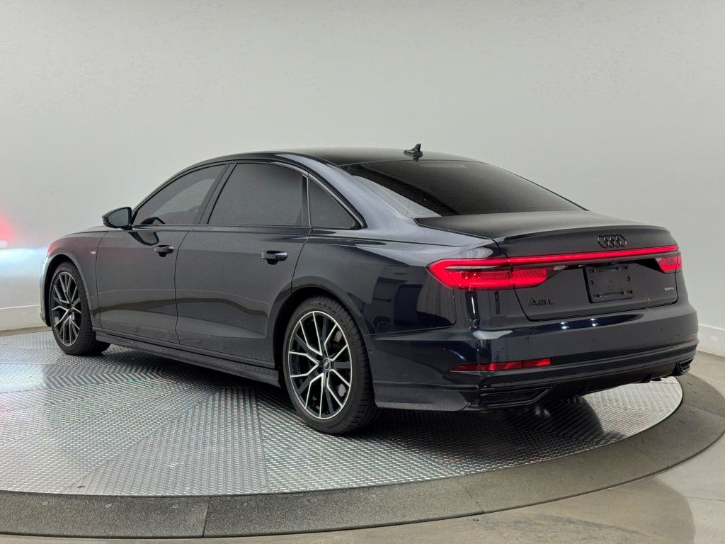 Thumbnail: 2021 Audi A8 - 10