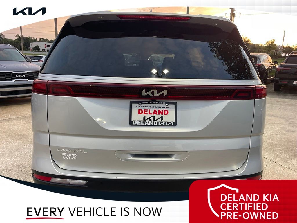 Used 2023 Kia Carnival Van