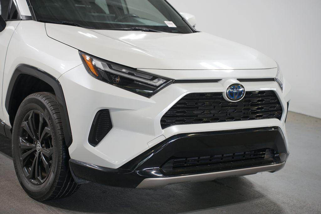 Thumbnail: 2022 Toyota RAV4 - 4