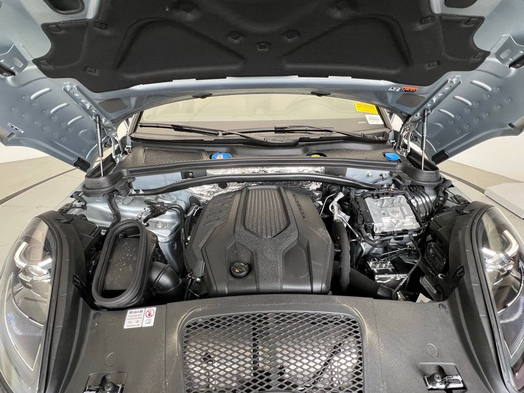 Thumbnail: 2024 Porsche Macan - 24