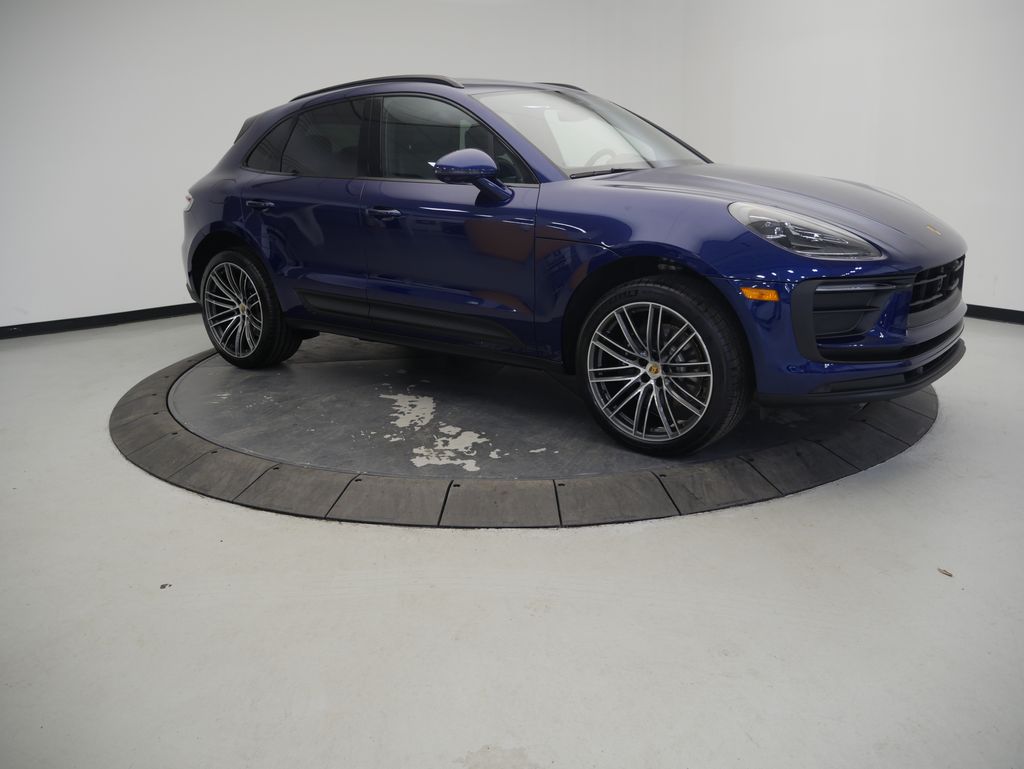 Thumbnail: 2026 Porsche Macan - 9