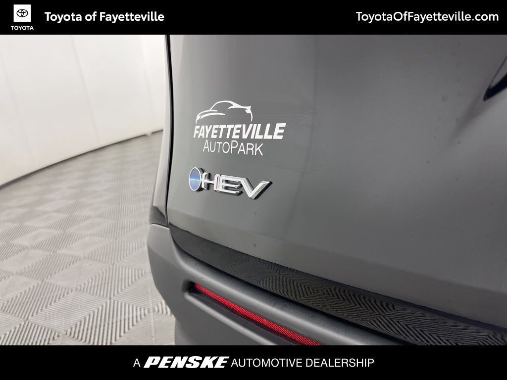 Thumbnail: 2025 Toyota Sienna - 14