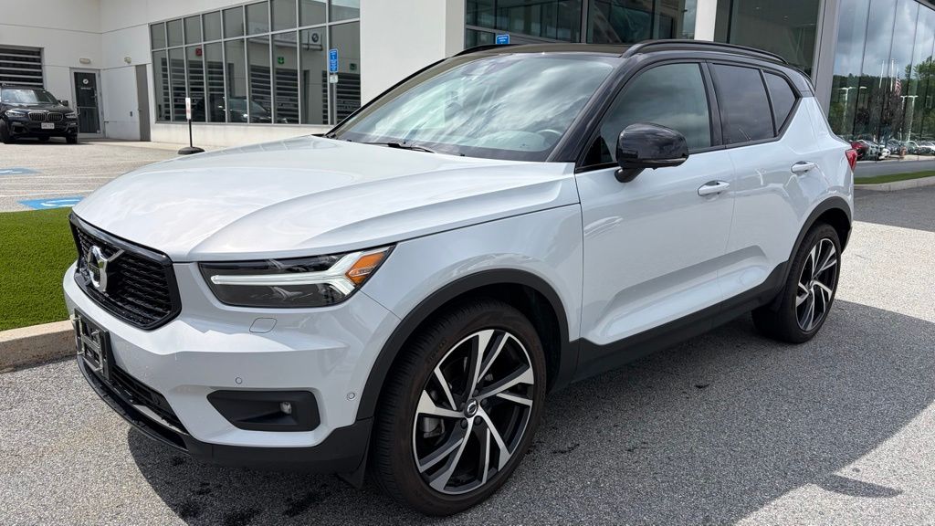 Glacier Silver Metallic 2021 Volvo XC40 SUV / Crossover All-Wheel Drive Automatic
