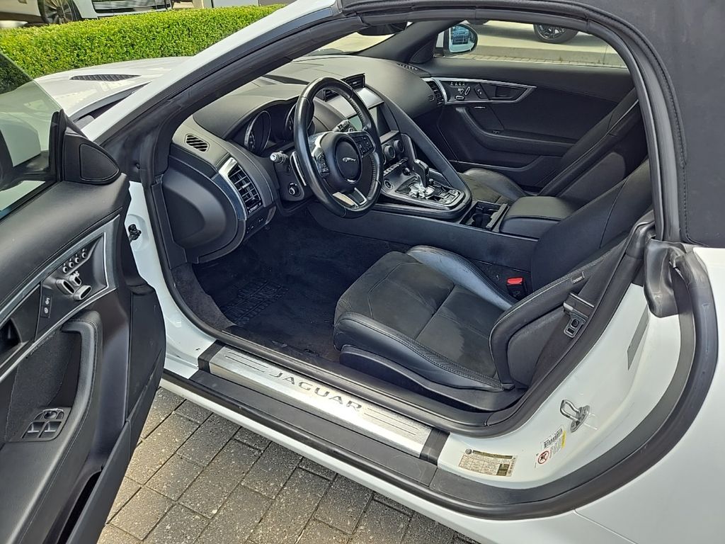 Used 2019 White Jaguar P340 image 13