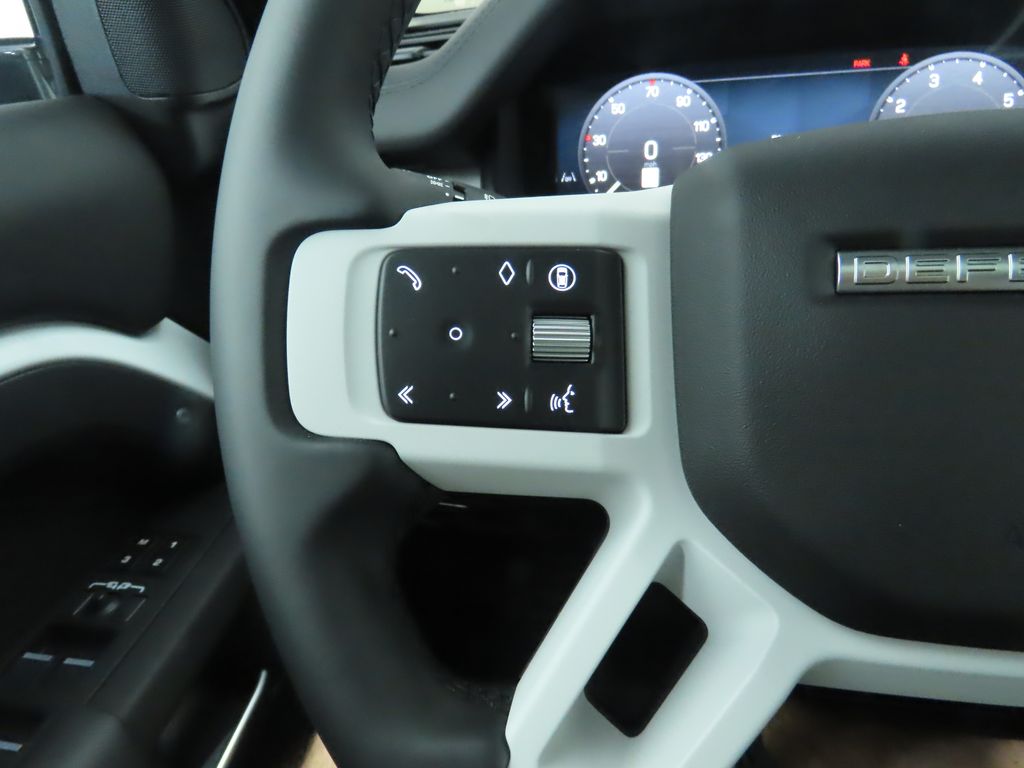 Thumbnail: 2025 Land Rover Defender - 12