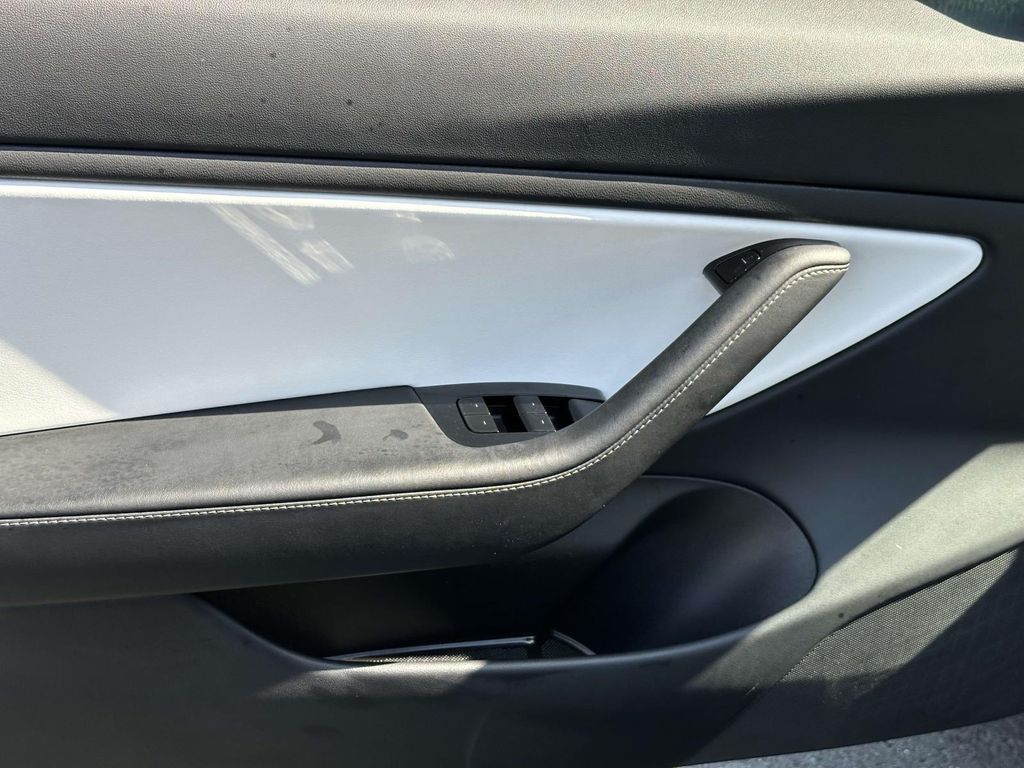 2019 Tesla Model 3 Long Range 17