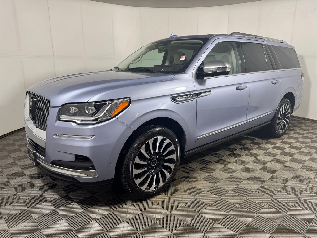 Chroma Crystal Blue Metallic Premium Colorant 2022 Lincoln Navigator L Black Label 4WD SUV / Crossover Four-Wheel Drive Automatic