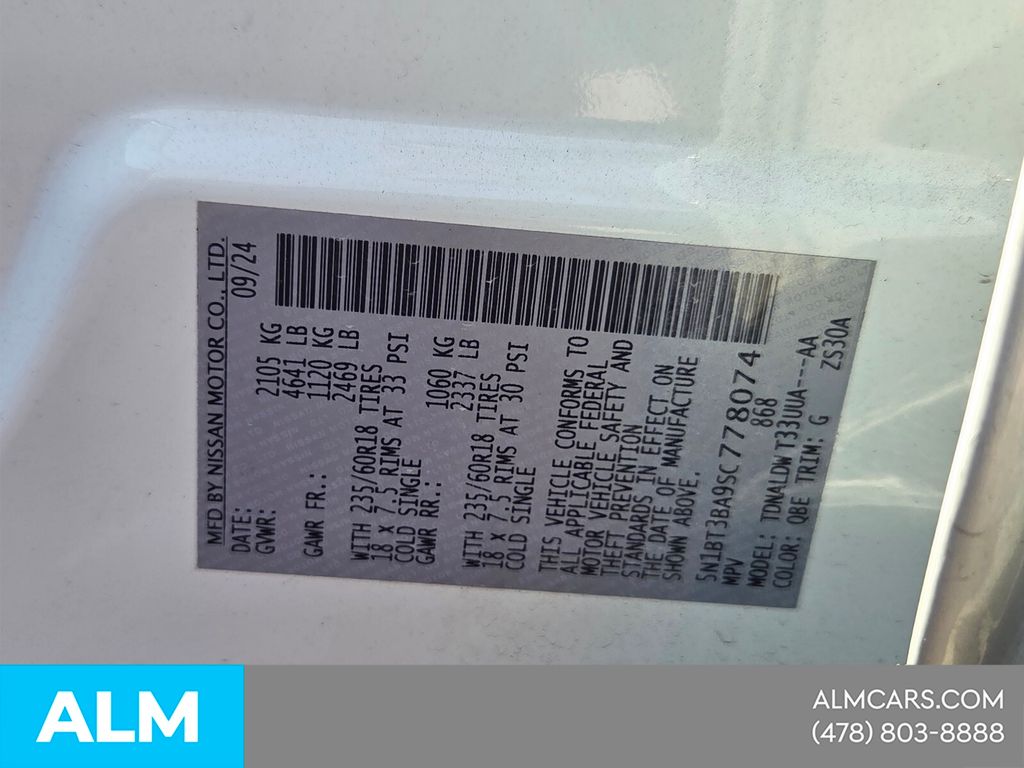 Used 2025 White Nissan SV image 18