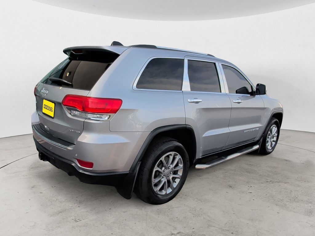 Used 2014 Silver Jeep Limited image 5