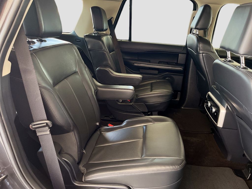 Used 2023 Black Ford XLT image 30