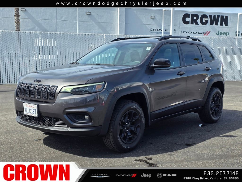 View vehicle photo 5