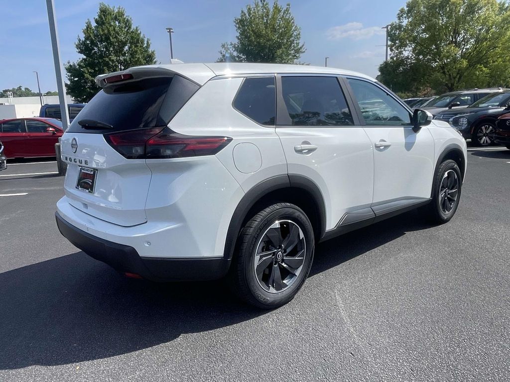 Used 2025 White Nissan SV image 6