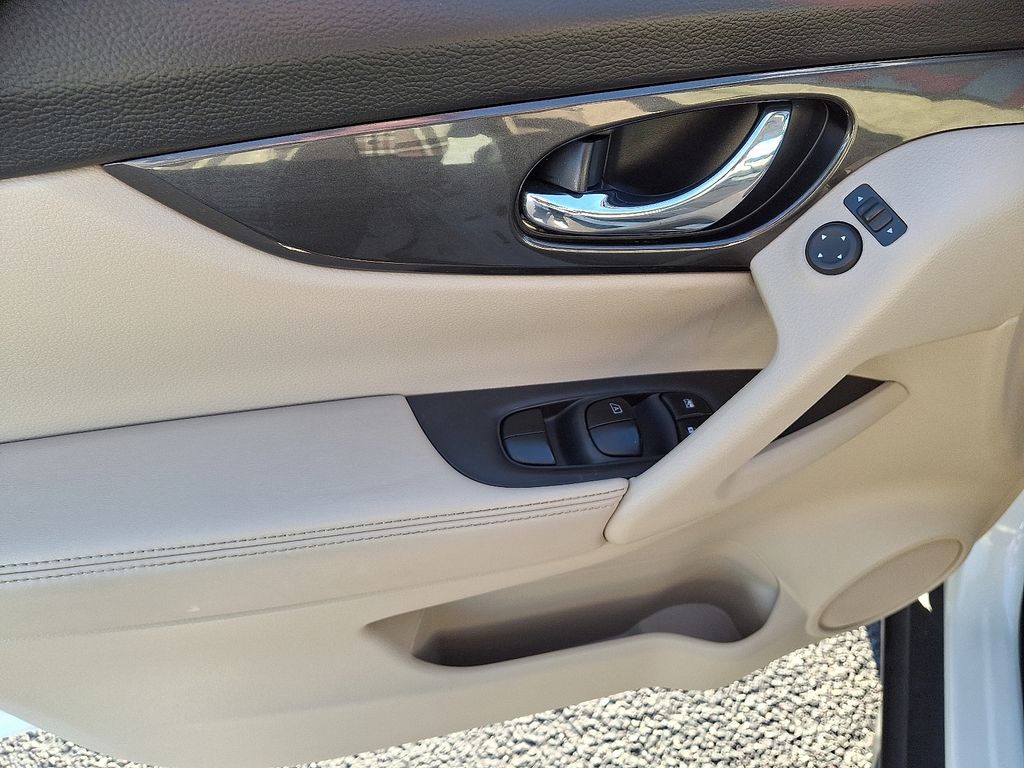 Thumbnail: 2020 Nissan Rogue - 13