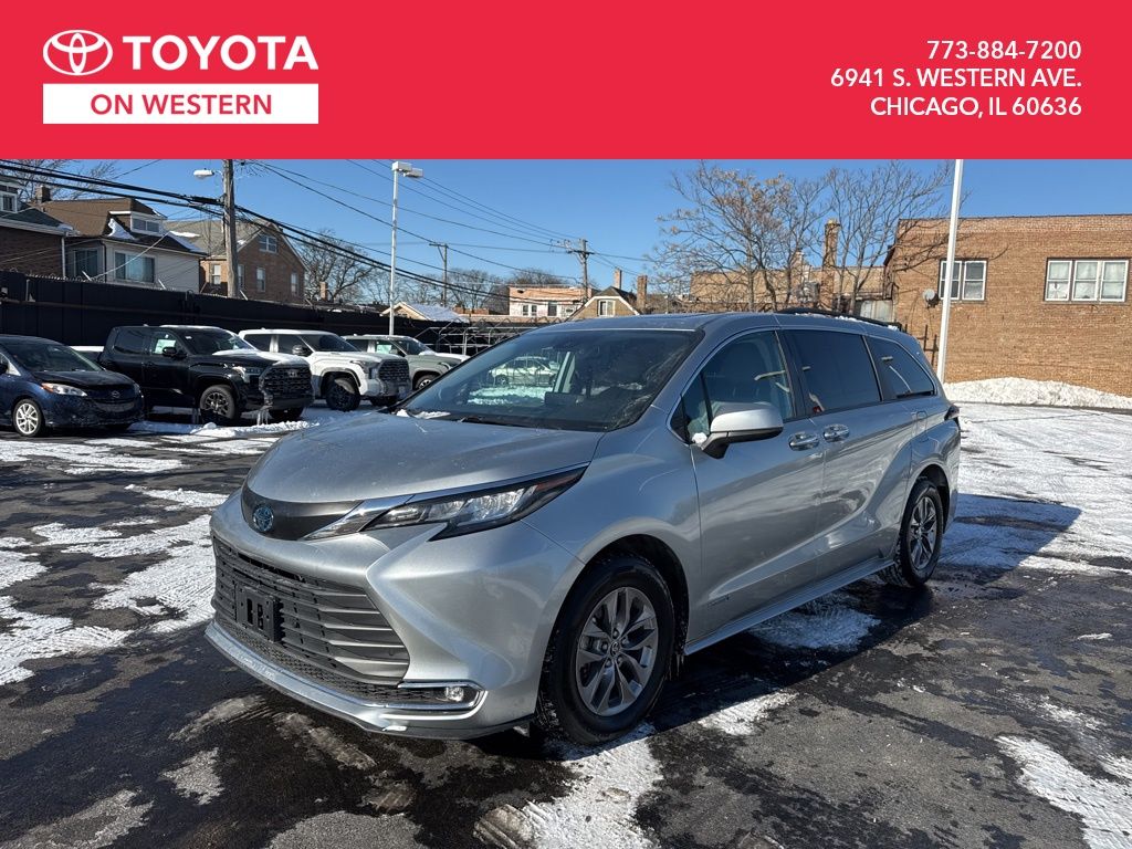 2021 Toyota Sienna XLE 7-Passenger FWD