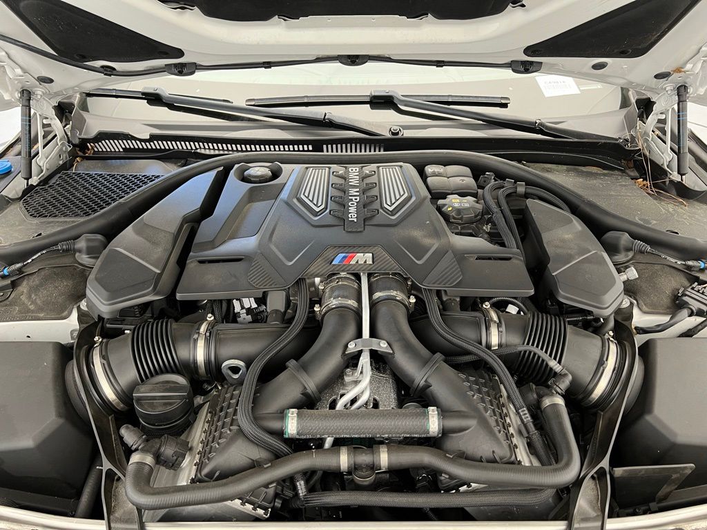 2024 BMW M8 Competition 6