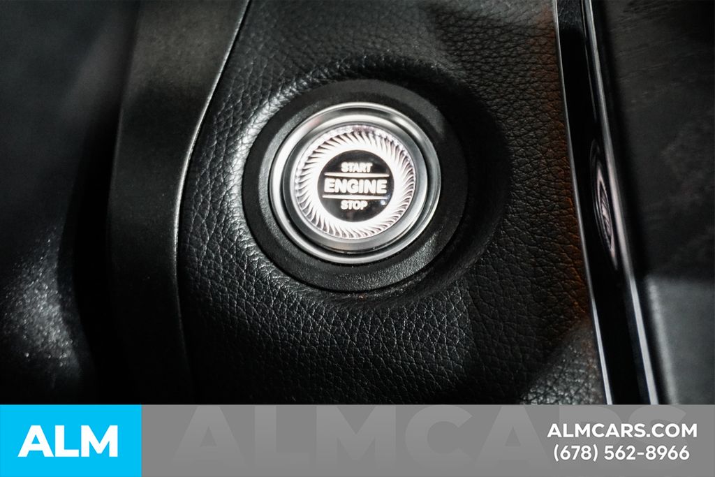 Used 2022 White Mercedes-Benz GLC 300 image 22