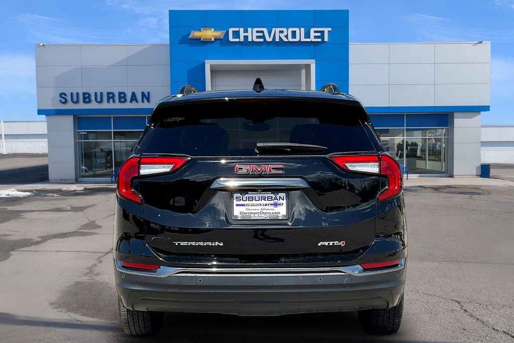 View vehicle photo 4