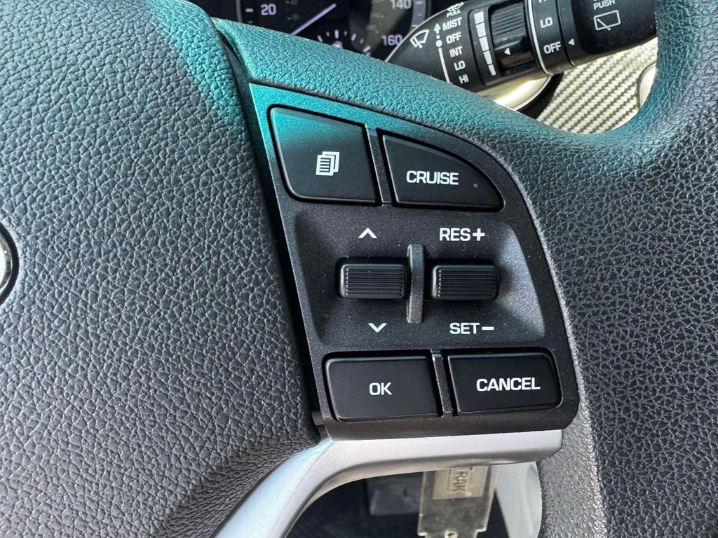 Used 2019 Gray Hyundai SE image 21