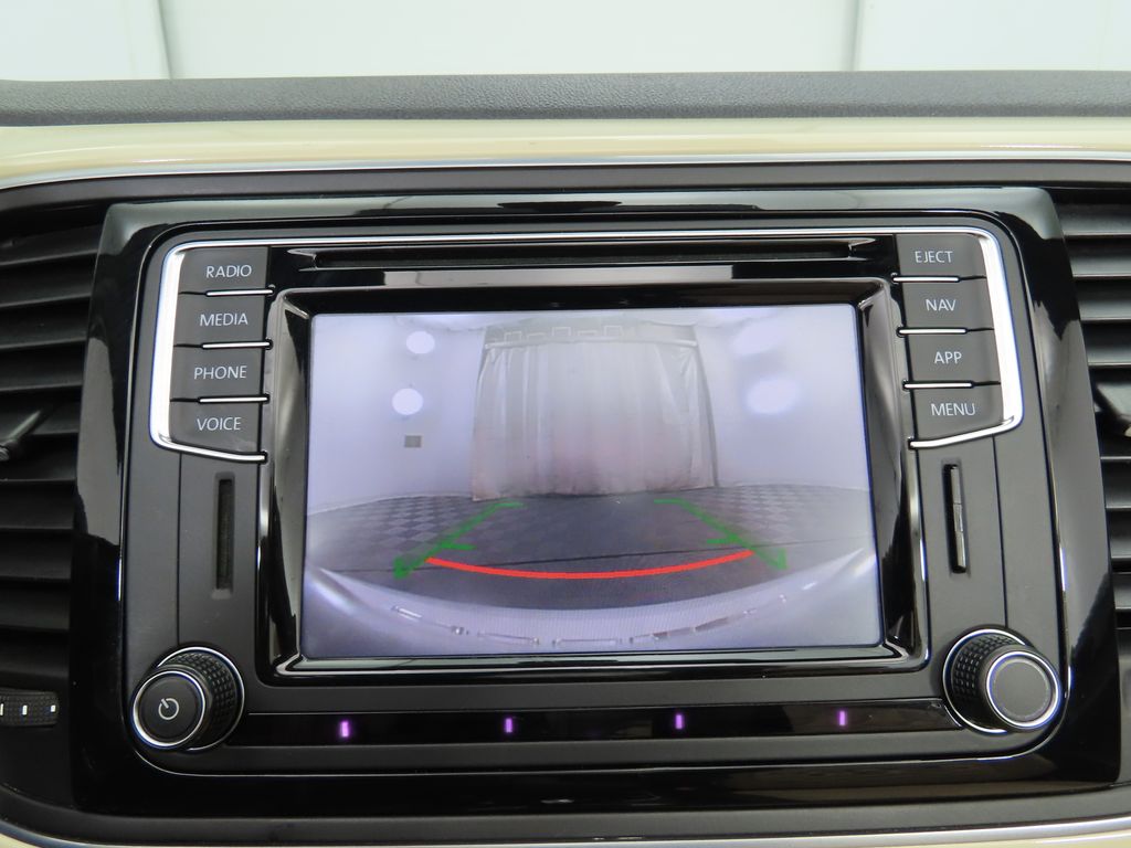 Thumbnail: 2019 Volkswagen Beetle - 22