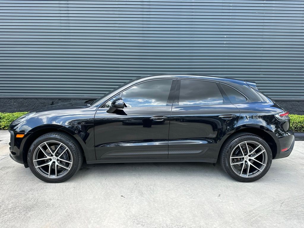 Thumbnail: 2022 Porsche Macan - 2