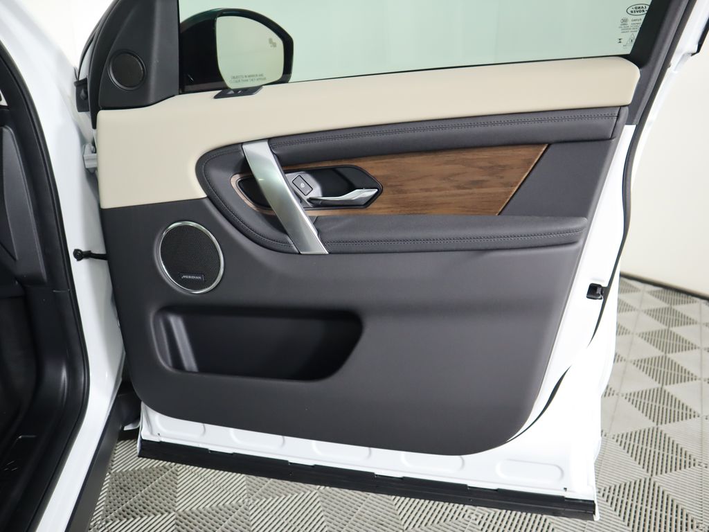 Thumbnail: 2024 Land Rover Discovery Sport - 26