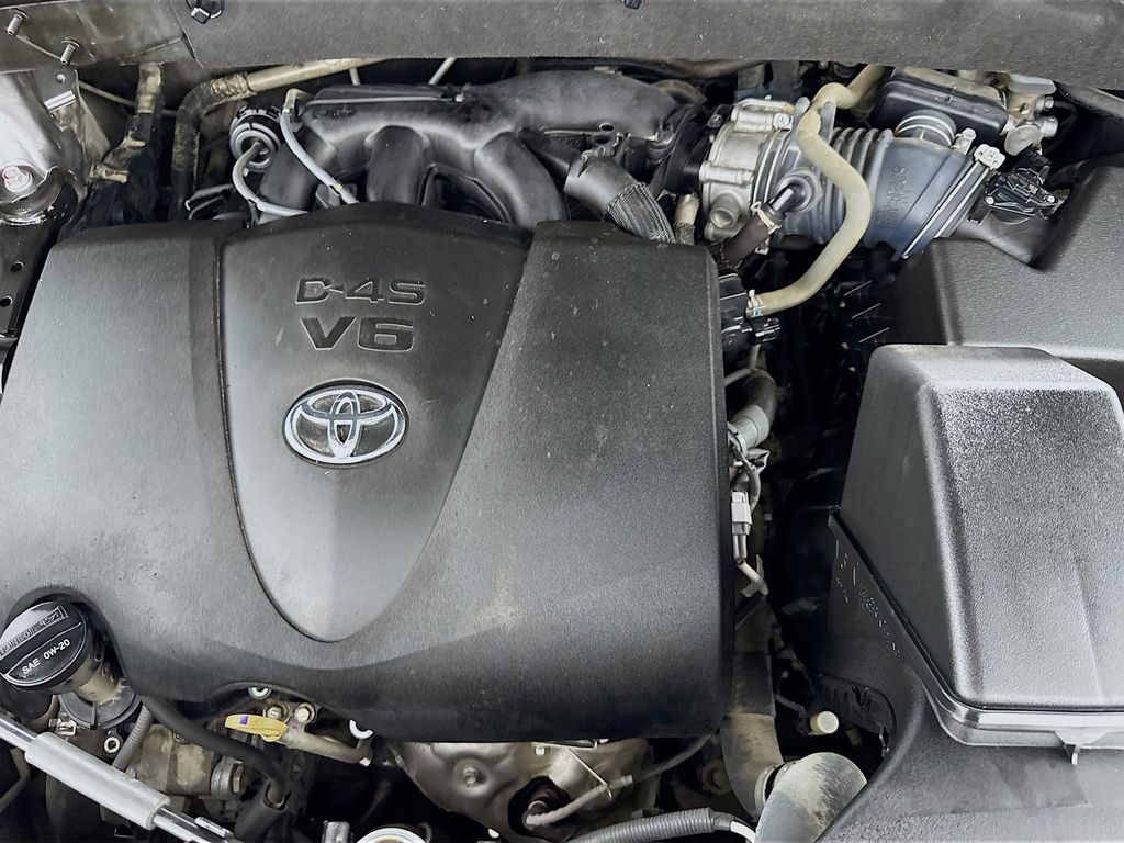Used Car 2018 Toyota Highlander  For Sale Under $20,000 In Austin, Texas